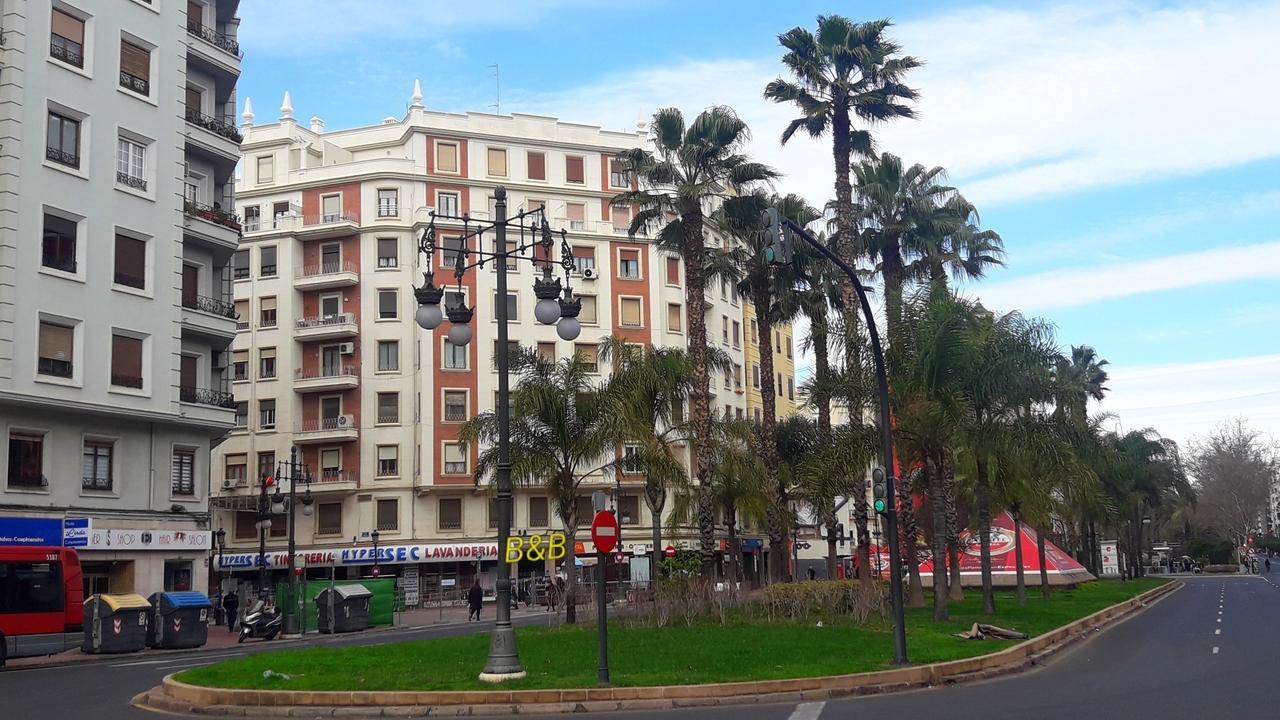 Angel Guimera Rooms & Breakfast Valencia Bagian luar foto